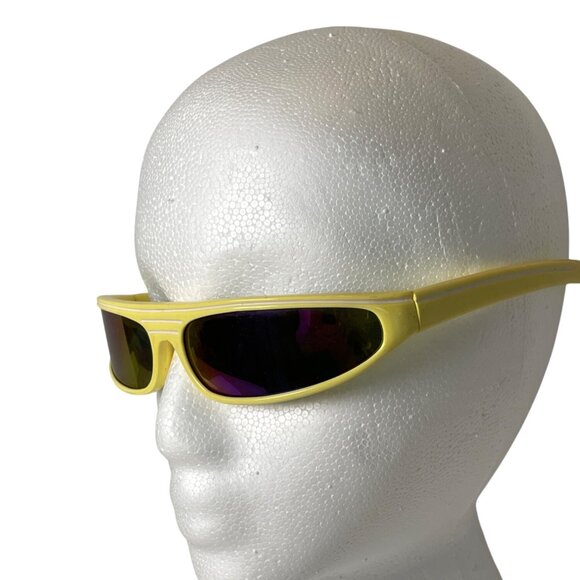 Vintage Retro 80's Yellow Sporty Wraparound Sunglasses Dark Lenses Groovy Cool - Picture 5 of 14